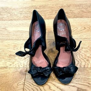 Size 7.5 black Vince Camuto heels